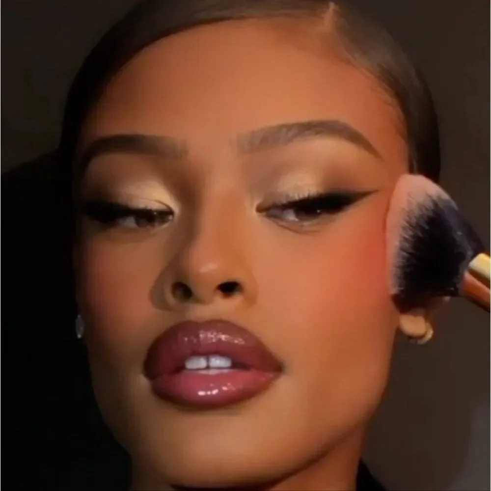 Pat Mcgrath Divine Blush in Lovestruck -Hot Pink
